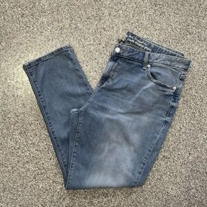 Gap Jeans Womens 18 34x30 Real Straight Light Indigo Denim Stretch Mid Rise